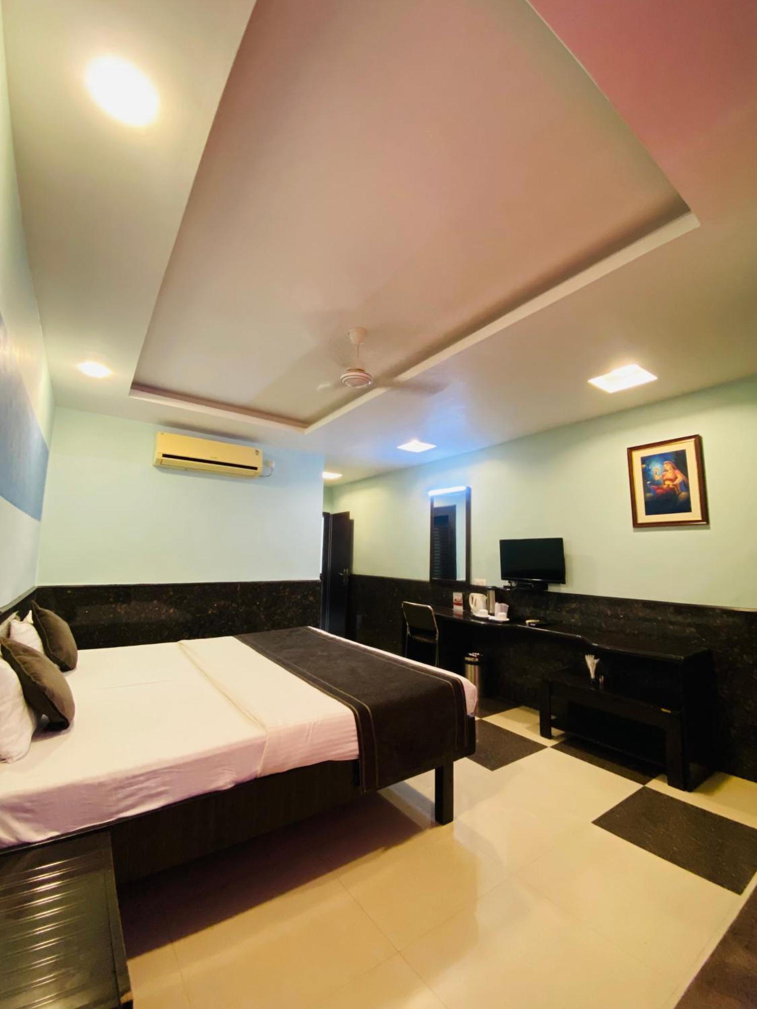 Nakshatra Hotel Banswara Exterior photo